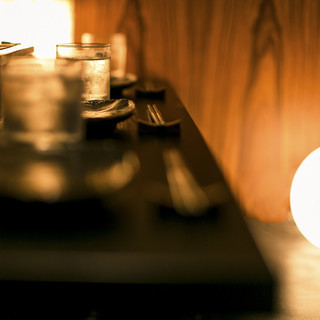 落ち着いた雰囲気の、くつろぎ空間で楽しむ焼肉