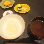 小熊 - 食事（白御飯、鱒之介、蕗味噌、留椀、香物）