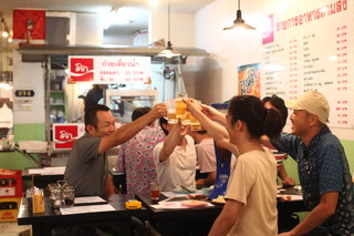 Pakuchi Marutamachi - タイの大衆食堂の雰囲気を楽しめます