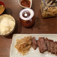 テッパン ル オムス - 数量限定のサーロインステーキランチ1000円。ご飯おかわり自由。ステーキ120g