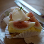 プティ ラパン - イチジクのタルト。素朴な味わいでおいしい。