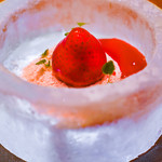 The Dining Room at The House on Sathorn - イチゴのデザート