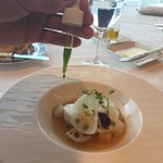 レストラン シャンボール(リーガロイヤルホテル大阪) - お魚料理には バジルオイルをこんな演出で〜＾＾❤️