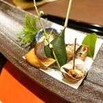花筐 - 「組肴」
                                鰤粕漬け、鰯蒸し煮、粒貝旨煮、
                                小鯛笹漬け寿司、分葱と烏賊の生姜ゼリー掛け