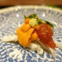 花筐 - 「旬」
                    白魚の梅肉掛け、生雲丹、
                    宮古ゼンマイ、山葵
