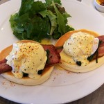 シーサイド カフェ ハノン - エッグベネディクト（１．１００円）到着。