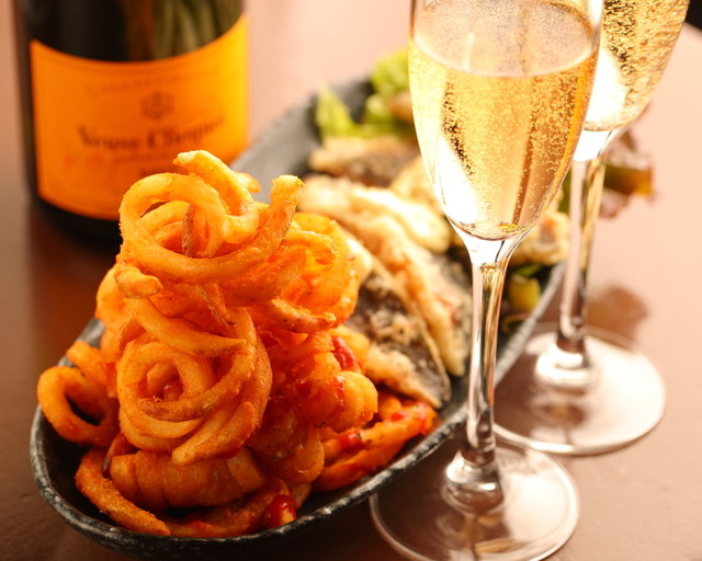 何やってるbar ナニヤッテルバー 新橋 沖縄料理 食べログ 何やってるbar ナニヤッテルバー 新橋 沖縄料理 食べログ