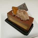 ショコラトリー・パティスリー ソリリテ - シナモン風味のキャラメルチョコムースにオレンジクリーム、キャラメルオランジュ540円