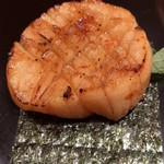 鮨みなと - 野付産帆立磯辺焼き風