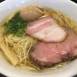 かしわぎ - 塩ラーメン税込680円+味玉税込100円