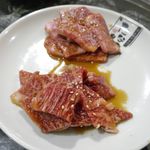 焼肉酒場 肉ノ助 トーキョー - タレ系肉メニューの「カルビ」、「赤身」もチョイスし