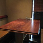 木目調の店内はおしゃれで落ち着いています♪