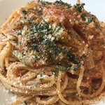 イタリア産パンチェッタベーコンとアスパラのトマトソーススパゲッティ。
          美味し。