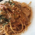 イタリア産パンチェッタベーコンとアスパラのトマトソーススパゲッティ。
          美味し。