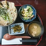 博多野菜巻き串 餃子 もつ鍋 芋蔵 - 