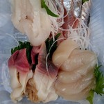 発寒かねしげ鮮魚店 - お刺身バイキング4盛1080円