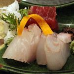 魯忍 - （お造り）　　大間本鮪、平目、縞鯵、あしらい一式