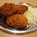 立呑み晩杯屋 - 牡蠣は3粒