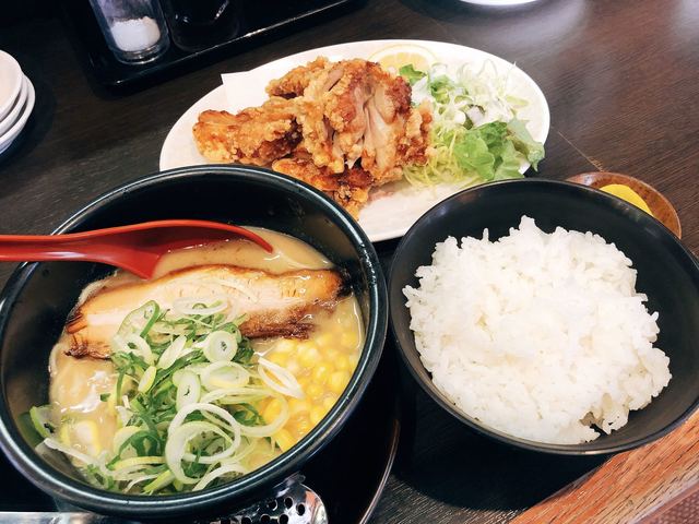 変わらぬ安定感と良コスパ 唐揚げセット ラーメン 小 に変更 By Hirokazu W 天下一品 田辺店 紀伊田辺 ラーメン 食べログ