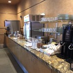 Alaska Lounge - 食べ物はこんな感じで置かれています♪