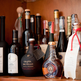 Enjoy a variety of wines carefully selected by our senior sommelier.