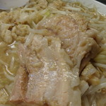 ラーメン二郎 - 溶けそうな豚