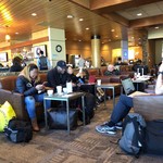 Alaska Lounge - 基本にぎわっています♪