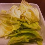 俺の串 さぶちゃん - ここのキャベツのたれは絶品です