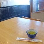 Marukichi Shokudou - 2018年１月　タカアシガニの水槽を見ながらお茶をいただきます(´∀｀)