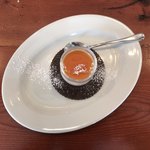 ラ クチーナ ヴェンティトレ - パンナコッタを真上から撮影。