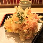 味奈登庵 - 今日のかき揚げ天ぷらも大きいネ☆