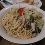 プランポーネ - ペペロンチーノは白身魚がアクセントになってました