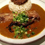 吉田カレー  - MIX辛口・甘口半々　キーマ、豚肉トッピング