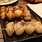 やきとん えん家 - マルチョウの塩とタレ