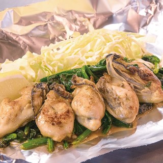 当店の牡蠣は全て宮島産の大粒牡蠣を使用しています