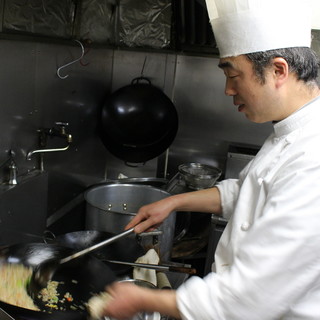 有名ホテルや本場中国で修行を積んだ料理人の中華を気軽に味わう