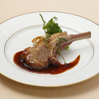 仔羊のポワレ香草焼き　赤ワインソース