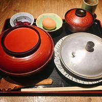 赤坂 ざんまい - 特製 親子丼定食 @1,080円
                ごはんと具材は別々で提供。