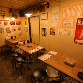 OK for up to 14 people! There are also table seats ♪