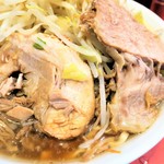 ラーメン二郎 - 豚