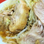 ラーメン二郎 - 豚の厚み
