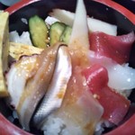 若寿司 - ちらし丼 ８４０円(税込)(2018年2月28日撮影)