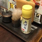 讃岐 みのり - 卓上にある調味料類