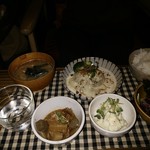 mori cafe - 牛ハンバーグ木の子クリームあんかけ、牛すじと大根の味噌煮込み、生ハムのポテトサラダ