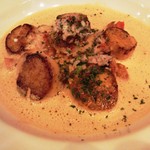 ホタテ貝柱のソテー　アメリケーヌソース