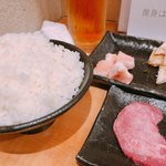 立喰い焼き肉 治郎丸 - 