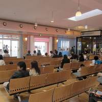 シンフォニー東京湾クルーズ - ”シンフォニー東京湾クルーズ”の待合所様子。