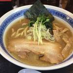 麺屋 頂 中川會 - 濃厚魚介鶏らーめん800円