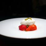 TACUBO - とちおとめとミルクのジェラード　ピスタチオ