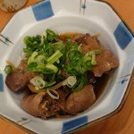 起世 居酒屋 - とり肝煮付け(税込み378円)　肝臓と心臓がきれいに血抜きされて醤油味